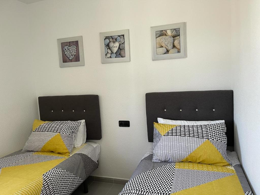 - - - - - FRONT LINE - - - - - Primera Línea - - - - - Apartments in Playa Flamenca Exterior foto
